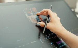 מסך גרפי Wacom Cintiq 24 touch DTH246 – DTH246K0B