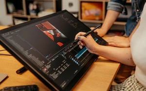 מסך גרפי Wacom Cintiq 24 pen DTK246 – DTK246K0B