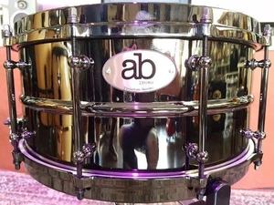 סנר ab Drums Saturn Brass 1465 במידה 14 × 6.5 אינץ׳
